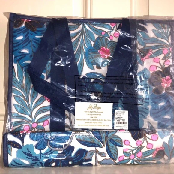 NWT Lilly Pulitzer Travel Bag Set, Duffle, Tote, and Pouch - Picture 4 of 8